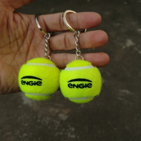 Tennisbal sleutelhanger met logo | gepersonaliseerd