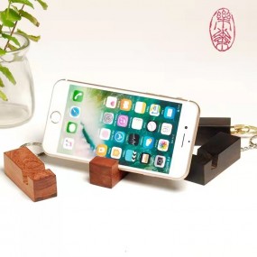 Houten telefoonhouder sleutelhanger met logo