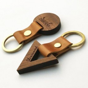 Luxe houten sleutelhangers met eigen logo